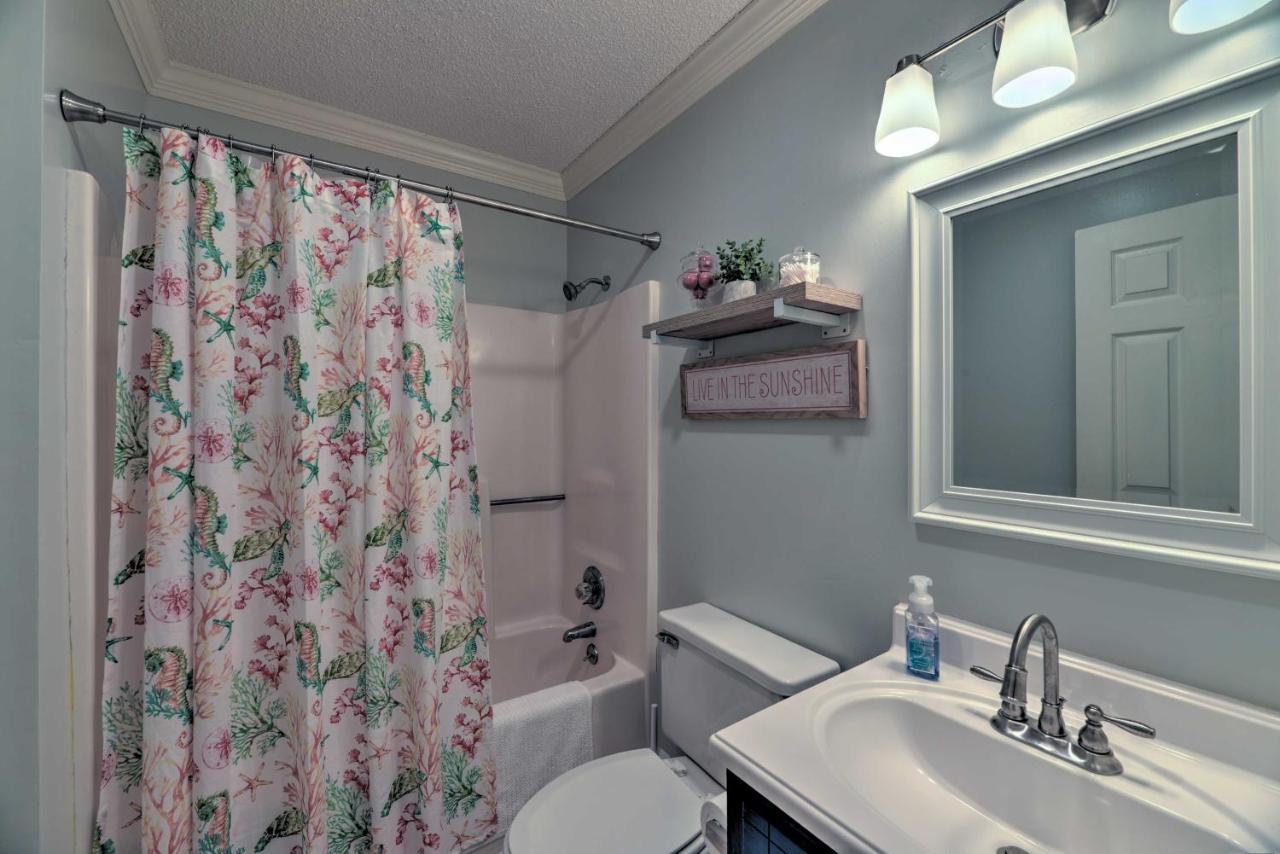 Bright Emerald Isle Condo With Private Beach Access! 외부 사진